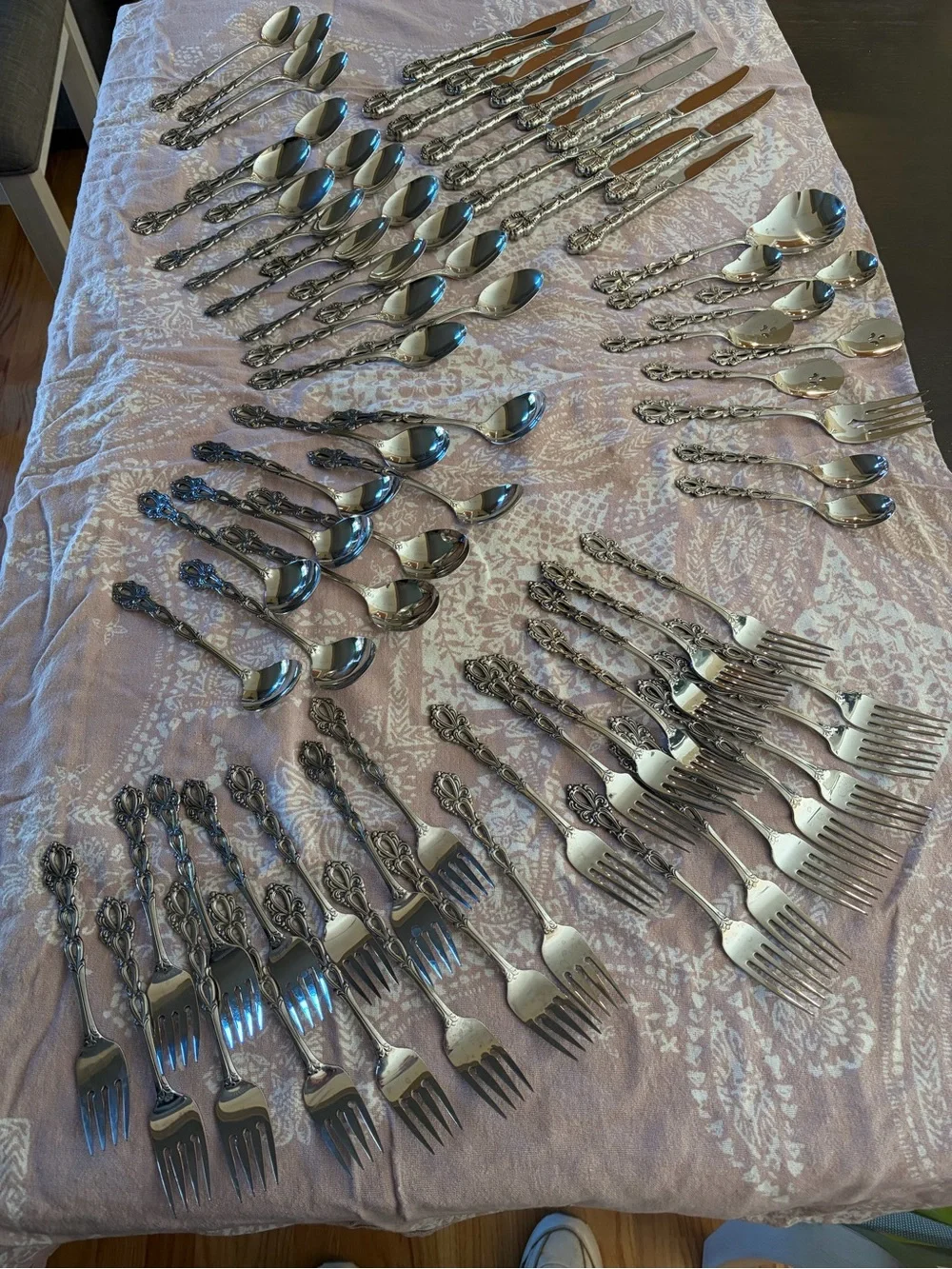 Oneida Community Chandelier Pattern Stainless Vintage Flatware Set